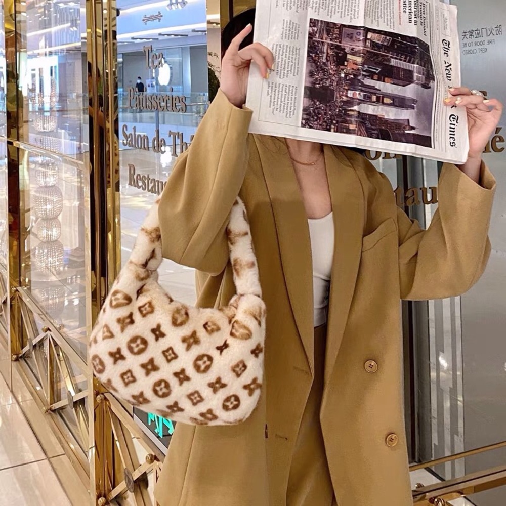 Faux Rabbit Fur Shoulder Bag 💕💕 - Picture 2 of 4
